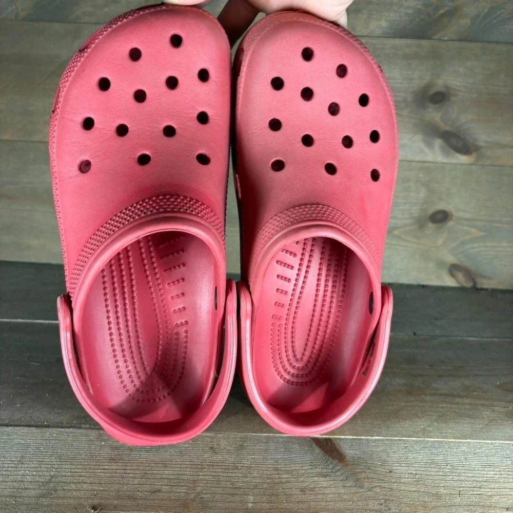 crocs classic mens size 9 shoes red slip on comfort clogs sandals